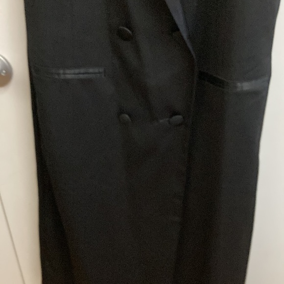 TAMAR size 6, long, sleeveless coat. - Picture 5 of 9